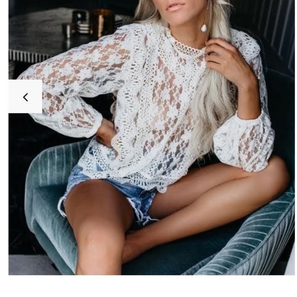 BEAUTIFUL WHITE LACE TOP NEW